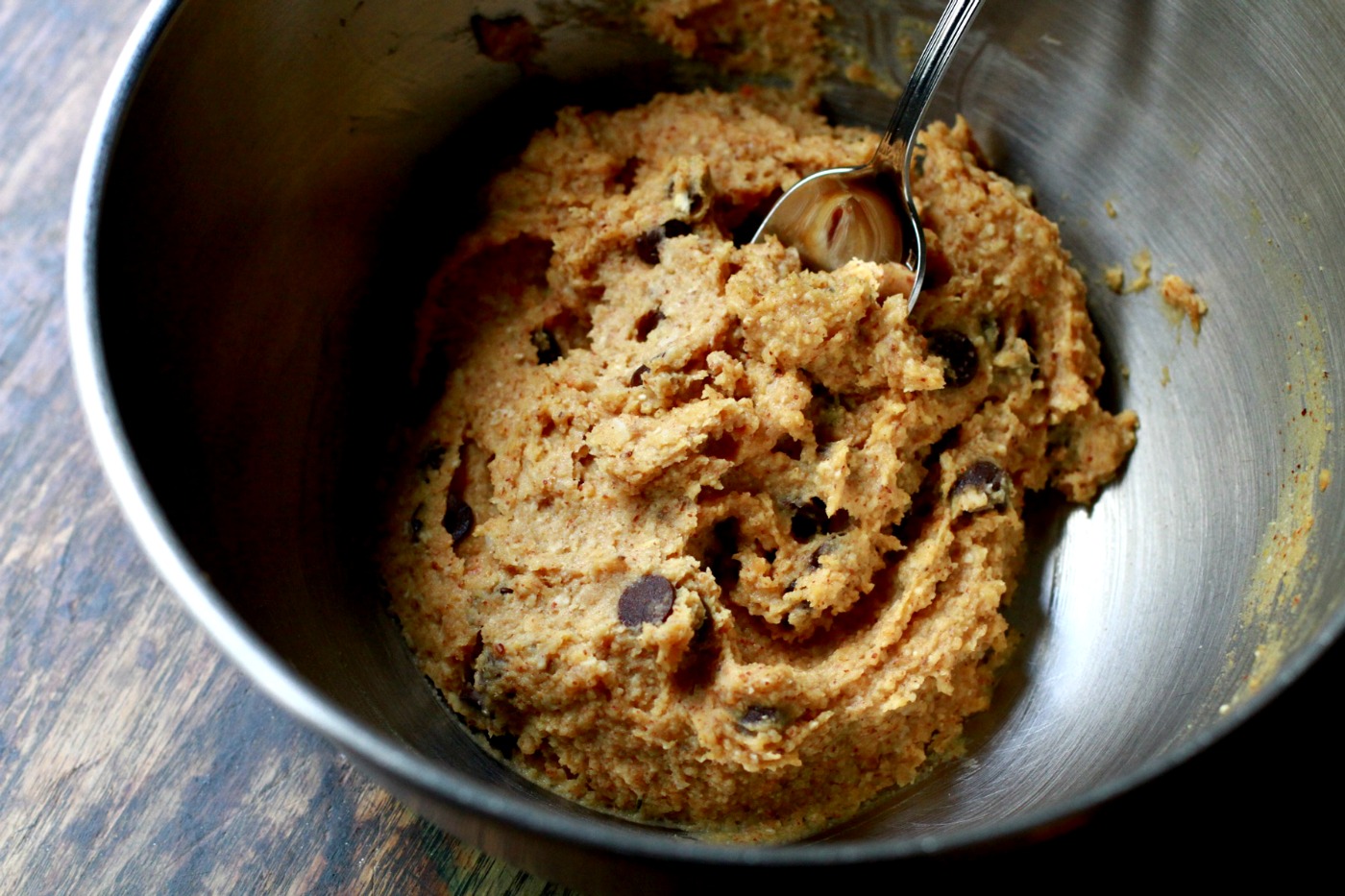 no-bake almond butter chickpea energy bites