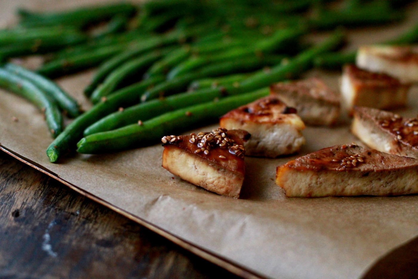 sheet pan tofu and green beans