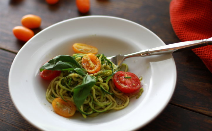 dairy free pesto with zucchini noodles