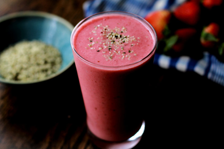 strawberry hemp smoothie