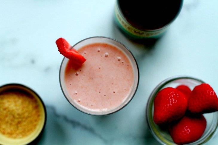 Strawberry Basil Kombucha Smoothie recipe