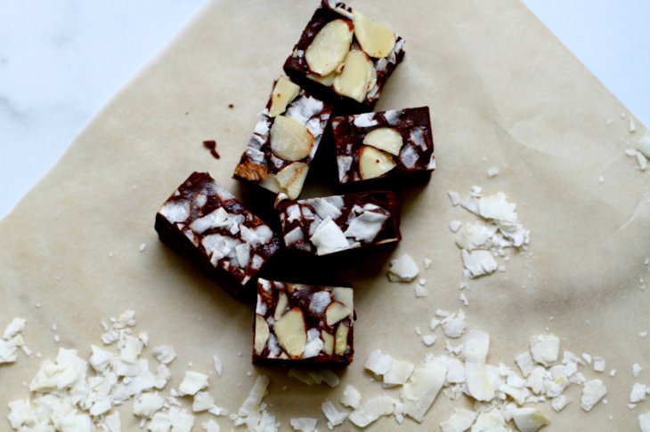 almond coconut freezer fudge