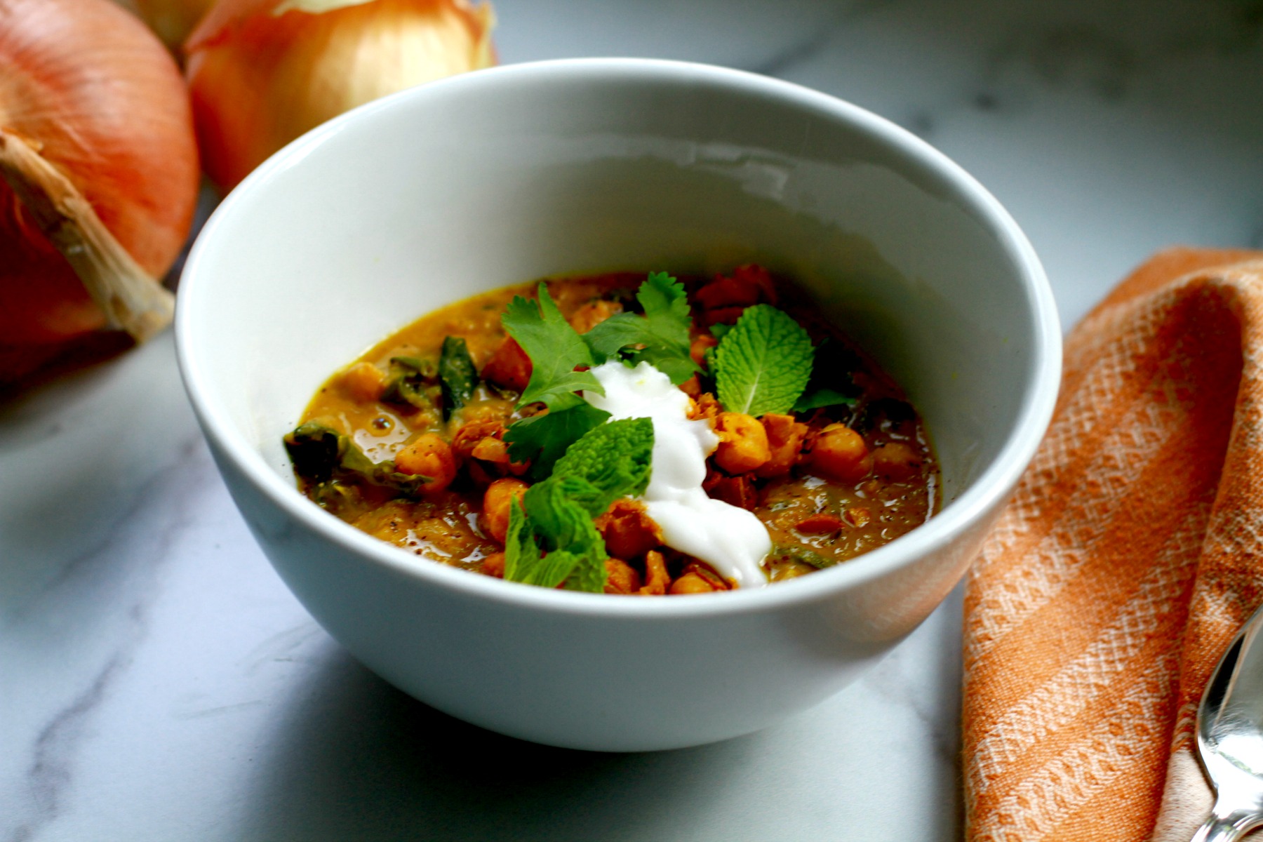 chickpea stew with turmeric and coconut