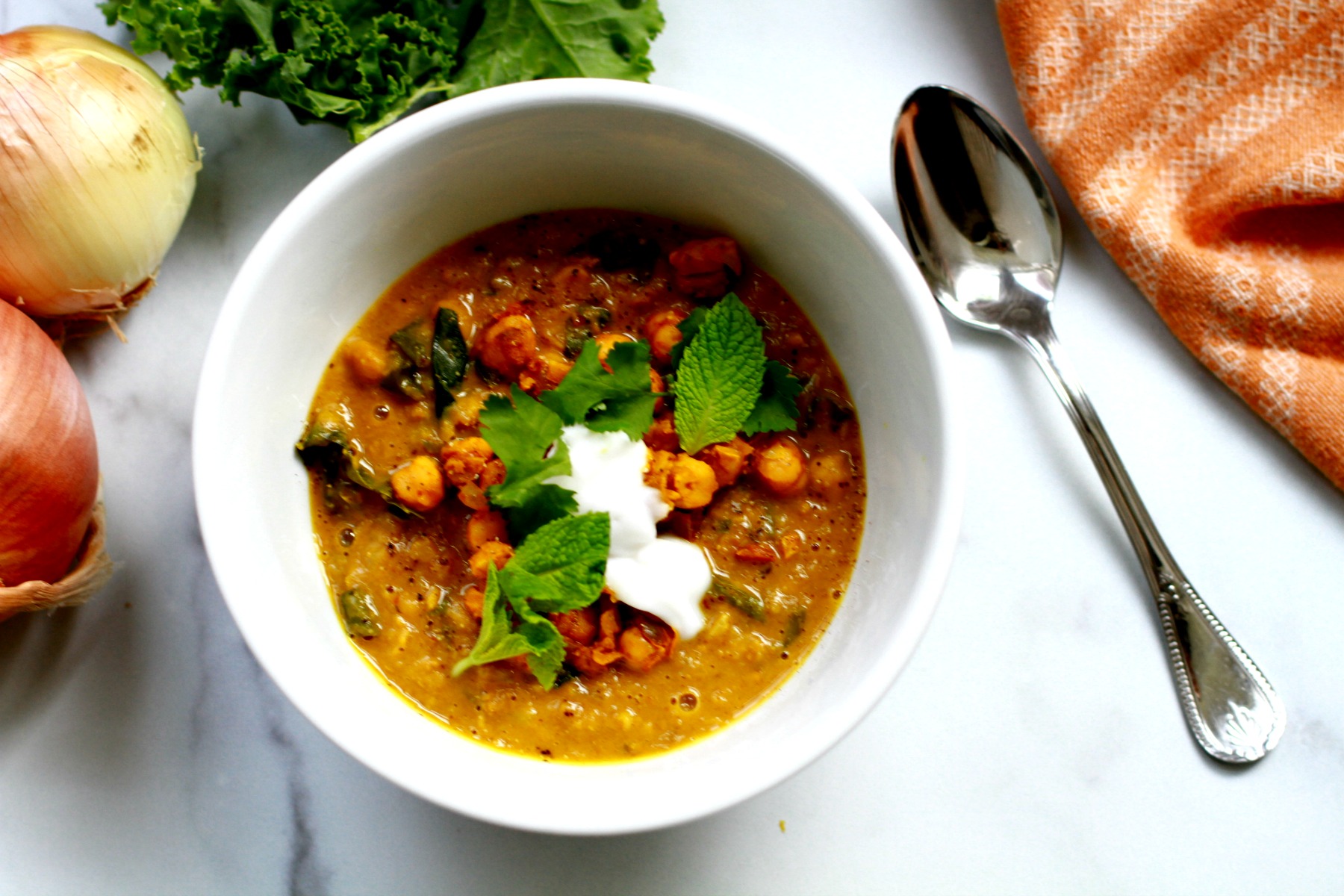 chickpea stew with turmeric and coconut