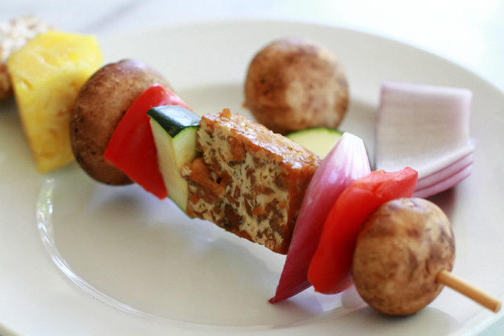 hawaiian bbq tempeh skewers